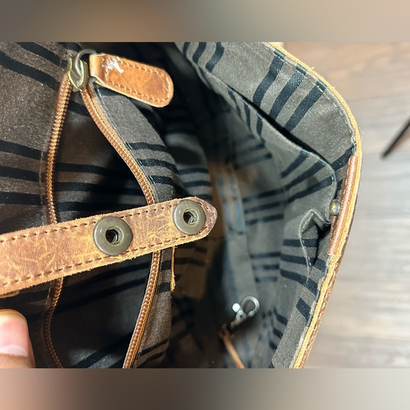 Frye Brown Women’s Leather Shoulder Bag - Picture 14 of 16